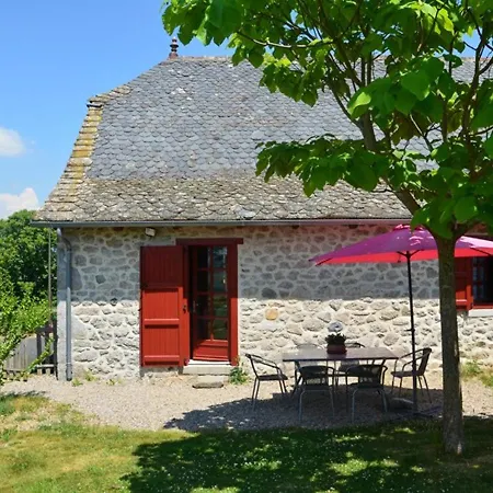Holiday home Maison De Charme Entre Monts Du Cantal Et Vallee Du Lot - Jardin, Internet, Animaux Acceptes - Fr-1-742-127
