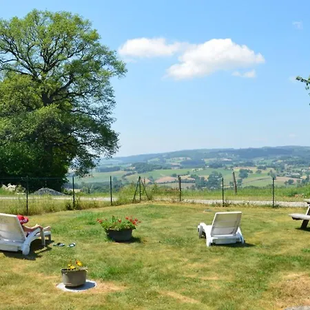 Holiday home Maison De Charme Entre Monts Du Cantal Et Vallee Du Lot - Jardin, Internet, Animaux Acceptes - Fr-1-742-127 Labesserette